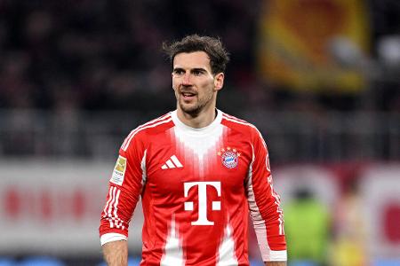 Leon Goretzka - Note: 3,0 - Ließ sich vor dem 0:1 in die letzte Linie fallen, sodass vor der Abwehr der Zugriff fehlte. Machte offensiv mit seinen Läufen immer wieder Alarm. Nahm mit seinem Abschluss vor dem 4:1 Nübel aus dem Spiel. Danach noch mit eigenen Chancen, bei denen das Glück fehlte.