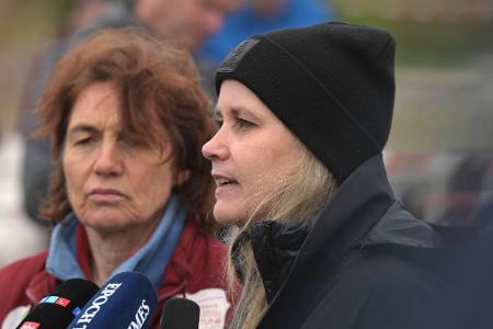 Constanze von der Meden von der privaten Rettungsinitiative für den gestrandeten Wal in der Ostsee sagt, es gibt einen Plan B für den Fall, dass der Wal sich selbst freischwimmt.