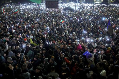Die Neuwahl war nach Massenprotesten gegen Korruption und nach dem Rücktritt der prowestlichen Koalitionsregierung um ein konservatives Bündnis (Gerb-SDS) im Dezember 2025 notwendig geworden. (Archivbild)