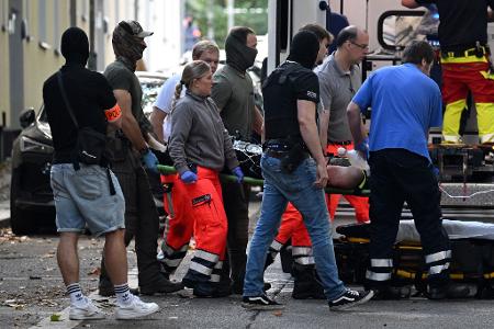 Bei der Festnahme wurde der Tatverdächtige von Polizisten angeschossen und dabei schwer verletzt. (Archivbild)