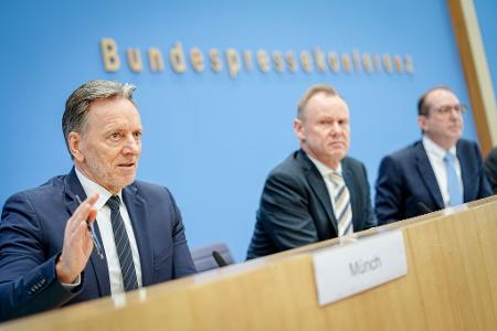 Das Sicherheitsgefühl der Menschen in Deutschland hat sich laut einer Studie, für die 2024 Daten erhoben wurden, verbessert, sagt der Präsident des Bundeskriminalamts (BKA), Holger Münch.