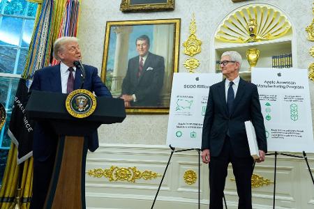 Zu den Aufgaben von Tim Cook als Apple-Chef gehörte es in den vergangenen Monaten, Kontakte zum Weißen Haus von US-Präsident Donald Trump zu pflegen. (Archivbild)