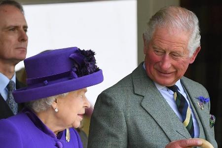 "Gott segne dich, liebe Mama": Hommage von König Charles an die Queen