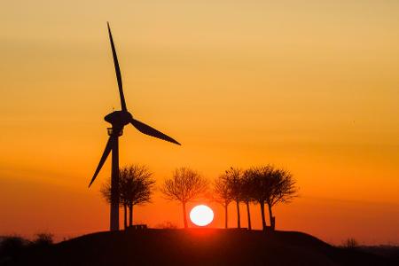Der Umstieg von fossilen auf erneuerbare Energien ist ein Thema beim Petersberger Klimadialog. (Archivbild)