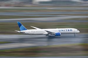 United Airlines muss die Gewinnprognose für dieses Jahr reduzieren. (Archivbild)