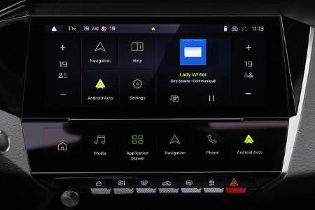 Peugeot 408, Display