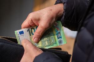 Die Rolle der gesetzlichen Rente könnte künftig weiter schrumpfen. (Symbolbild)