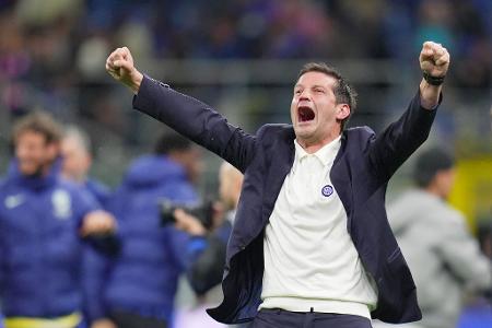  Inter Mailands Cheftrainer Cristian Chivu reagiert nach dem Sieg über den AC Como.