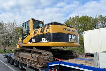 Kettenbagger zu schwer - Weiterfahrt untersagt!