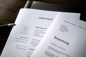 Bewerbungen bleiben bei Arbeitgebern zunehmend häufig unbeantwortet - mit ungünstigen Folgen. (Symbolbild)