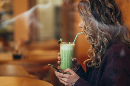 Süßer Matcha Latte 