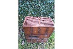 Der Heizofen wurde an einem Waldstück auf Höhe der Turmstraße 56 abgestellt.