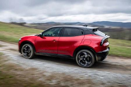 Alfa Romeo Junior Ibrida Q4