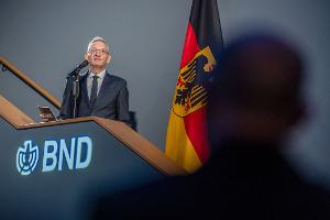 Der Präsident des Bundesnachrichtendienstes, Martin Jäger, will den BND zu einer schlagkräftigen Abwehreinheit gegen Angriffe auf Deutschland machen.