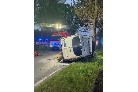 Der verunfallte Kleintransporter