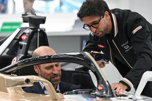 Royal im Cockpit: Prinz William testet Formel-E-Rennwagen