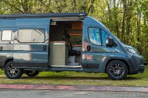 Kompanja Zwei L, Campingbus, außen