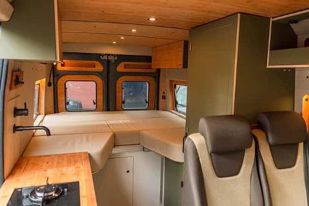 Kompanja Zwei L, Campingbus, innen