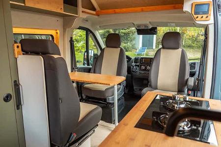 Kompanja Zwei L, Campingbus, innen, Küche