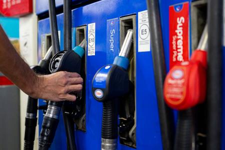 An der Zapfsäule soll es günstiger werden. 