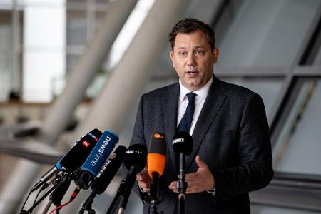 Finanzminister Klingbeil pocht auf eine Übergewinnsteuer. 