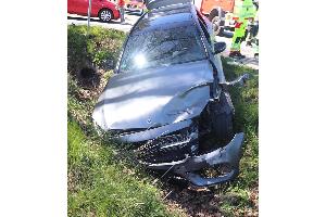 Der Pkw rutschte in den Graben.