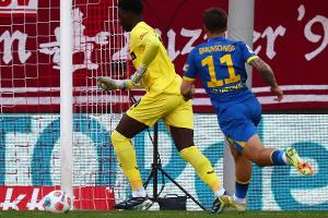 Auswärtssieg: Braunschweig verschafft sich Luft