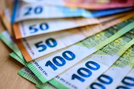 Ob die Unternehmen die Prämie zahlen, liegt bei ihnen. (Symbolbild)