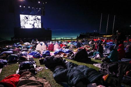 Anzac Cove bei Canakkale: Gänsehaut-Moment am Strand – Gedenkgottesdienst erinnert an die Landung des ANZAC 1915