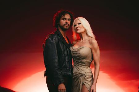 Pete Parkkonen x Linda Lampenius