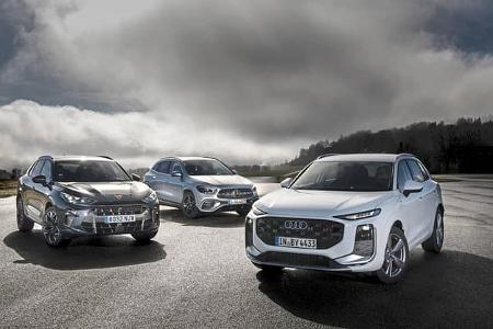 Drei kompakte SUV-Modelle: Audi Q3 SUV TFSI, Cupra Terramar 2.0 und Mercedes GLA250, nebeneinander auf freier Fläche.