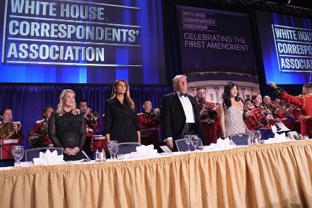 Melania und Donald Trump nach Schüssen in Sicherheit