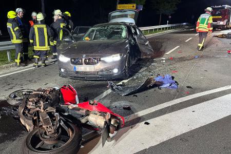 Ein Motorradfahrer ist bei Marktbergel in Mittelfranken tödlich verunglückt.