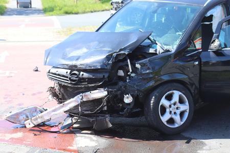 Fünf Personen wurden bei dem Unfall verletzt.