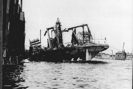 Ausgebrannte Ruine der General Slocum