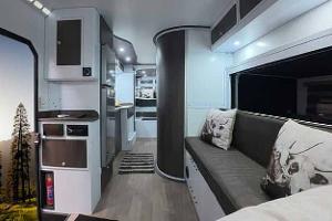 Durchschuss, Innenraum, Blickachse Lounge zu Schlafzimmer