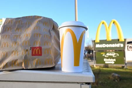 Die Deutsche Umwelthilfe verklagt die Burgerkette McDonald's mit dem Vorwurf des 