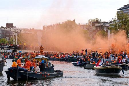 In Amsterdam wird am "Koningsdag" der Geburtstag des niederländischen Königs Willem-Alexander gefeiert. 