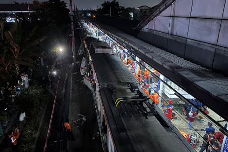 Mehrere Waggons wurden bei der Kollision beschädigt.