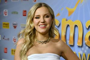 Schlagersängerin Natalie Holzner