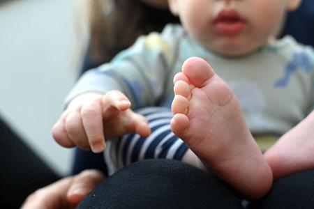 Rund 654.300 Babys wurden vergangenes Jahr in Deutschland geboren (Symbolbild).