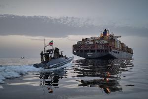 Iran blockiert die Straße von Hormus für den internationalen Schiffsverkehr.