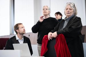Im Prozess gegen die ehemalige RAF-Terroristin Klette wegen Raubüberfällen haben die Plädoyers begonnen.