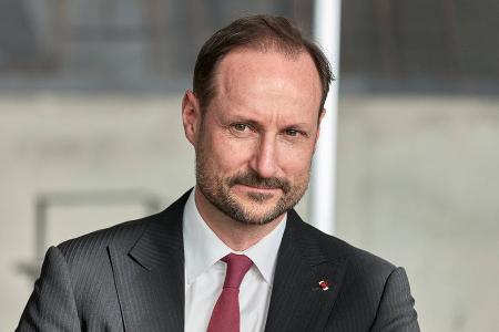 Archivfoto zeigt Kronprinz Haakon mit Epstein-Vertrautem