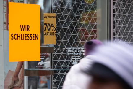 In Deutschland gibt es derzeit noch rund 300.000 Geschäfte, 2015 waren es noch etwa 372.000. (Archivbild)