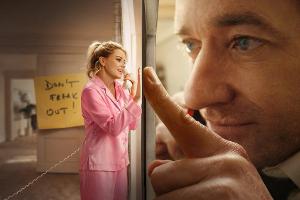 "The Miniature Wife" mit Elizabeth Banks: Kleine Frau, große Aussage