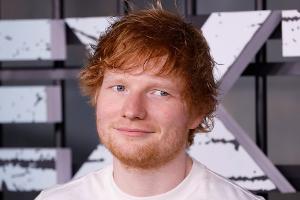 Neuer Look: Ed Sheeran rasiert sich die Haare ab