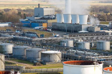 Deutschland ist bei fossilen Rohstoffen wie Erdöl und Erdgas auf Importe angewiesen. (Symbolbild)