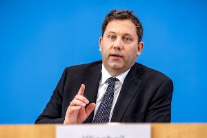 Der Finanzminister legt einen unfertigen Entwurf vor.
