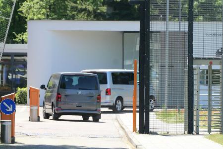 Ein Ermittlungsrichter am Bundesgerichtshof setzte den Haftbefehl in Vollzug. 